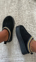 أحذية أسترالية طويلة (Uggs)