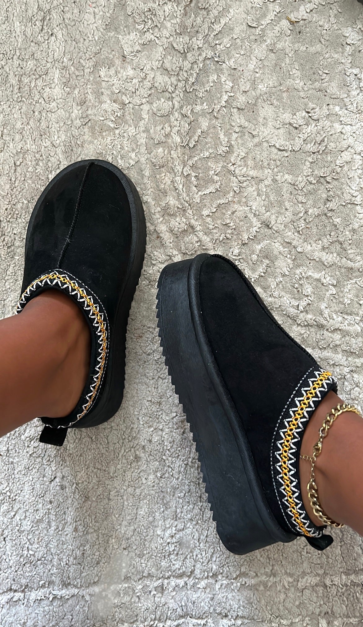 أحذية أسترالية طويلة (Uggs)