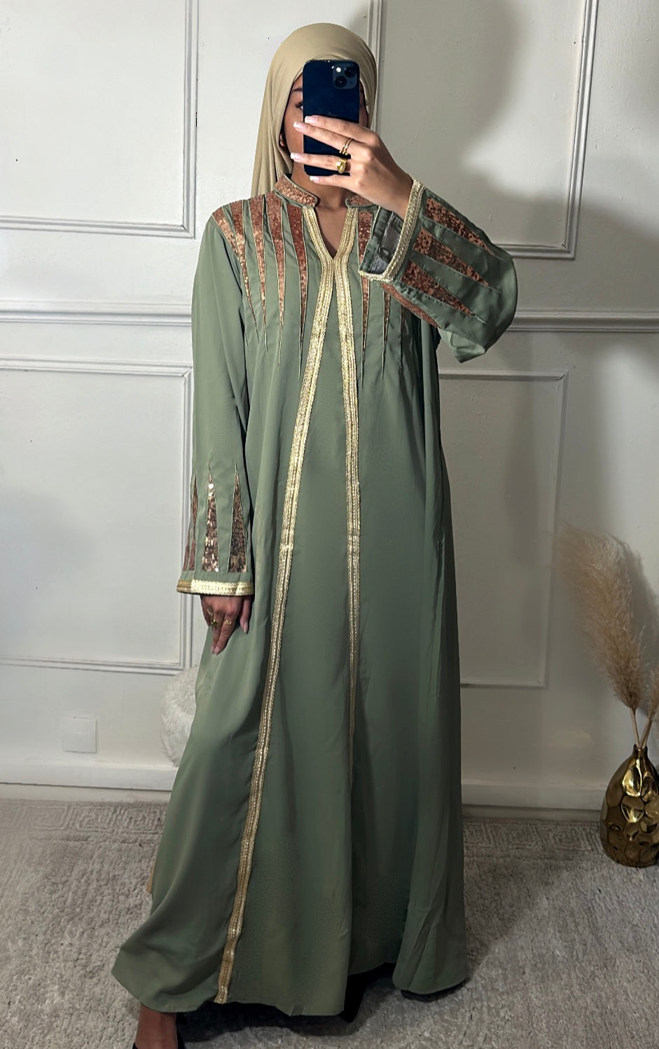 عباية خليفة