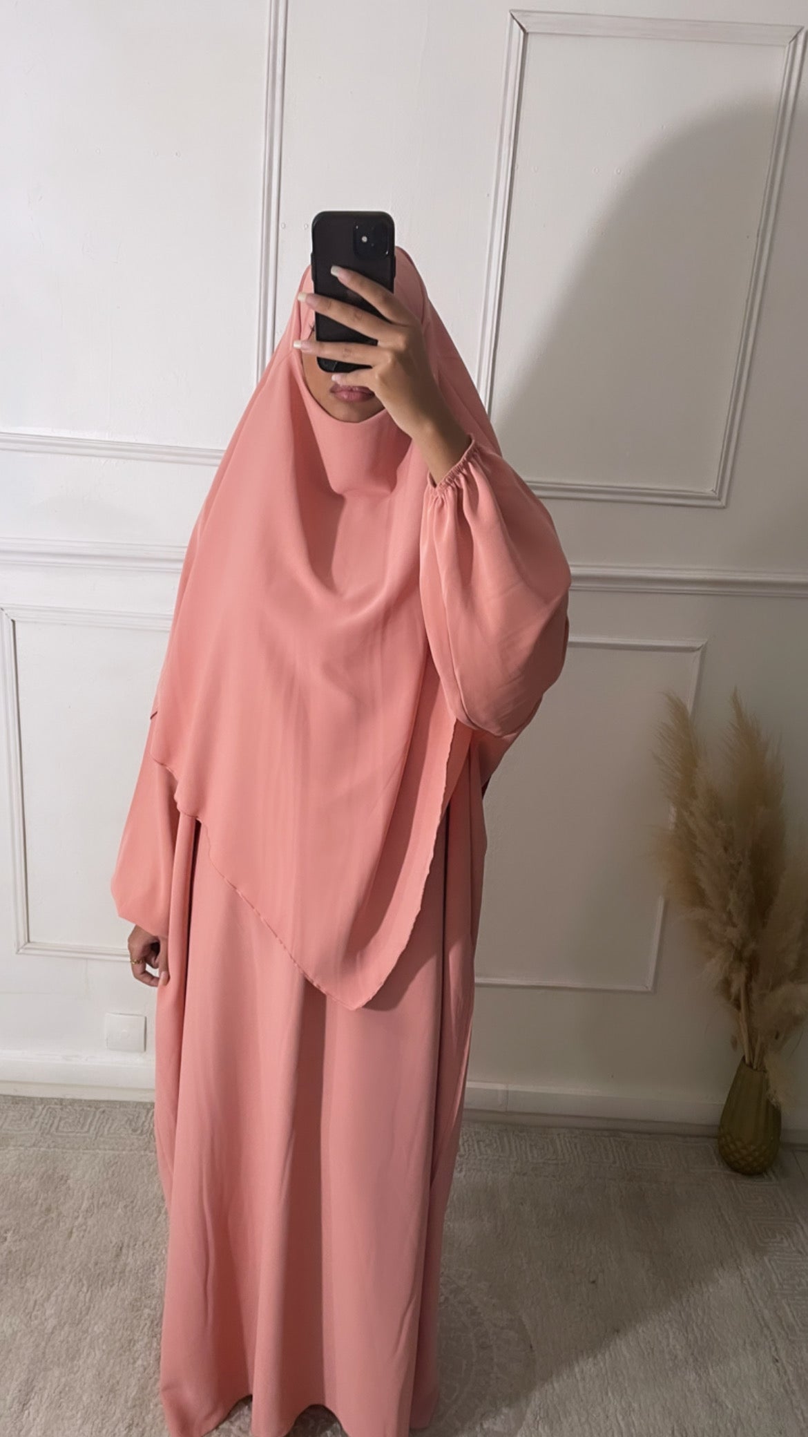 خمار وعباية