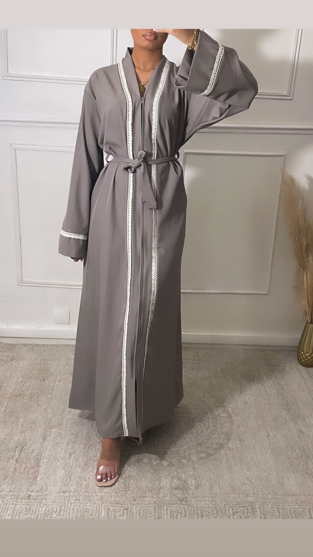 Abaya nes