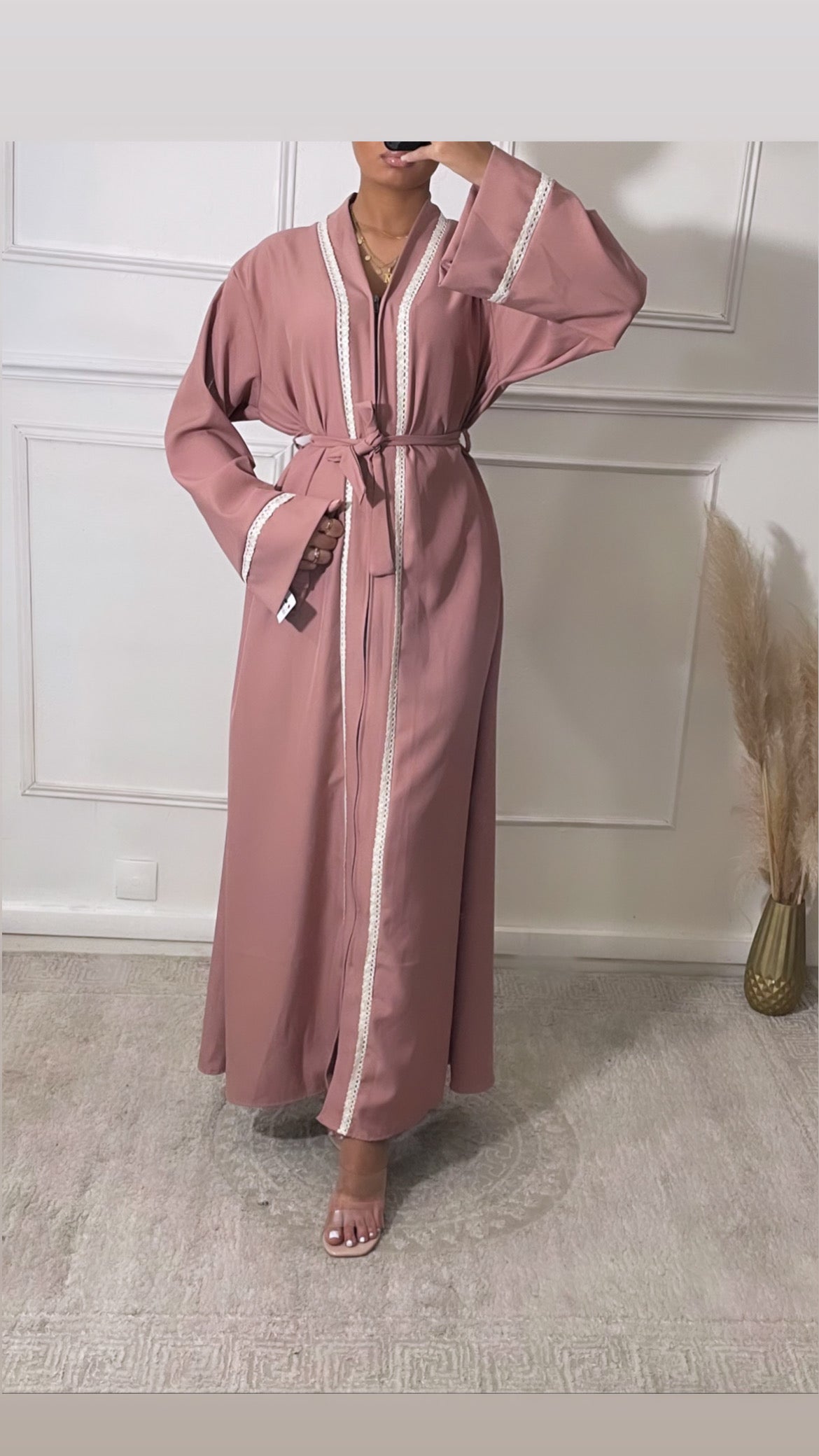 Abaya nes